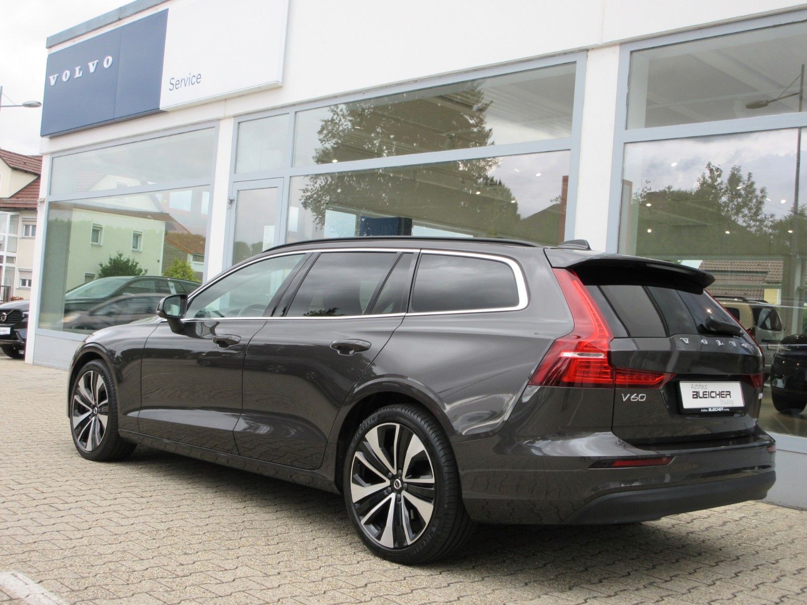 Fahrzeugabbildung Volvo V60 B4 Kombi | AHK | Memory | Kamera