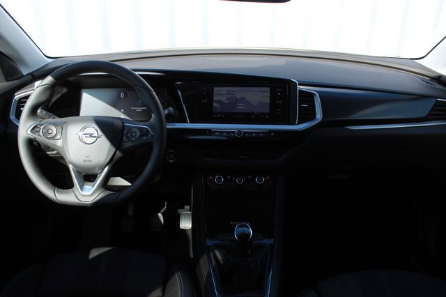 Fahrzeugabbildung Opel Grandland 1.2 Turbo Enjoy 360,KlimaA,LED,Navi,LM
