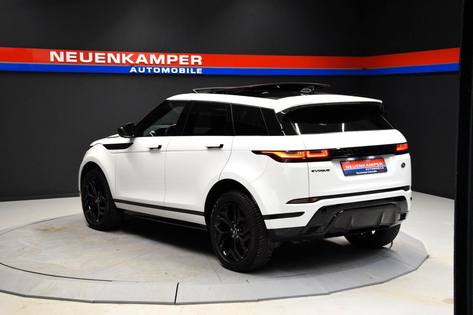 Fahrzeugabbildung Land Rover Range Rover Evoque R-Dynamic SE Pano ACC Memory