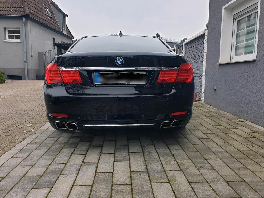 BMW 730