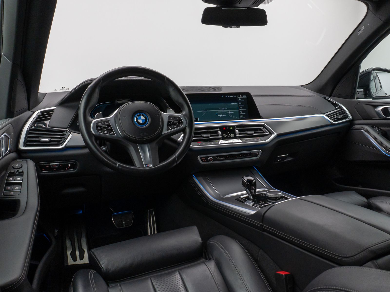 Fahrzeugabbildung BMW X5 xD45e M Sport Laser 360°HUD DAB HiFi SoftClos
