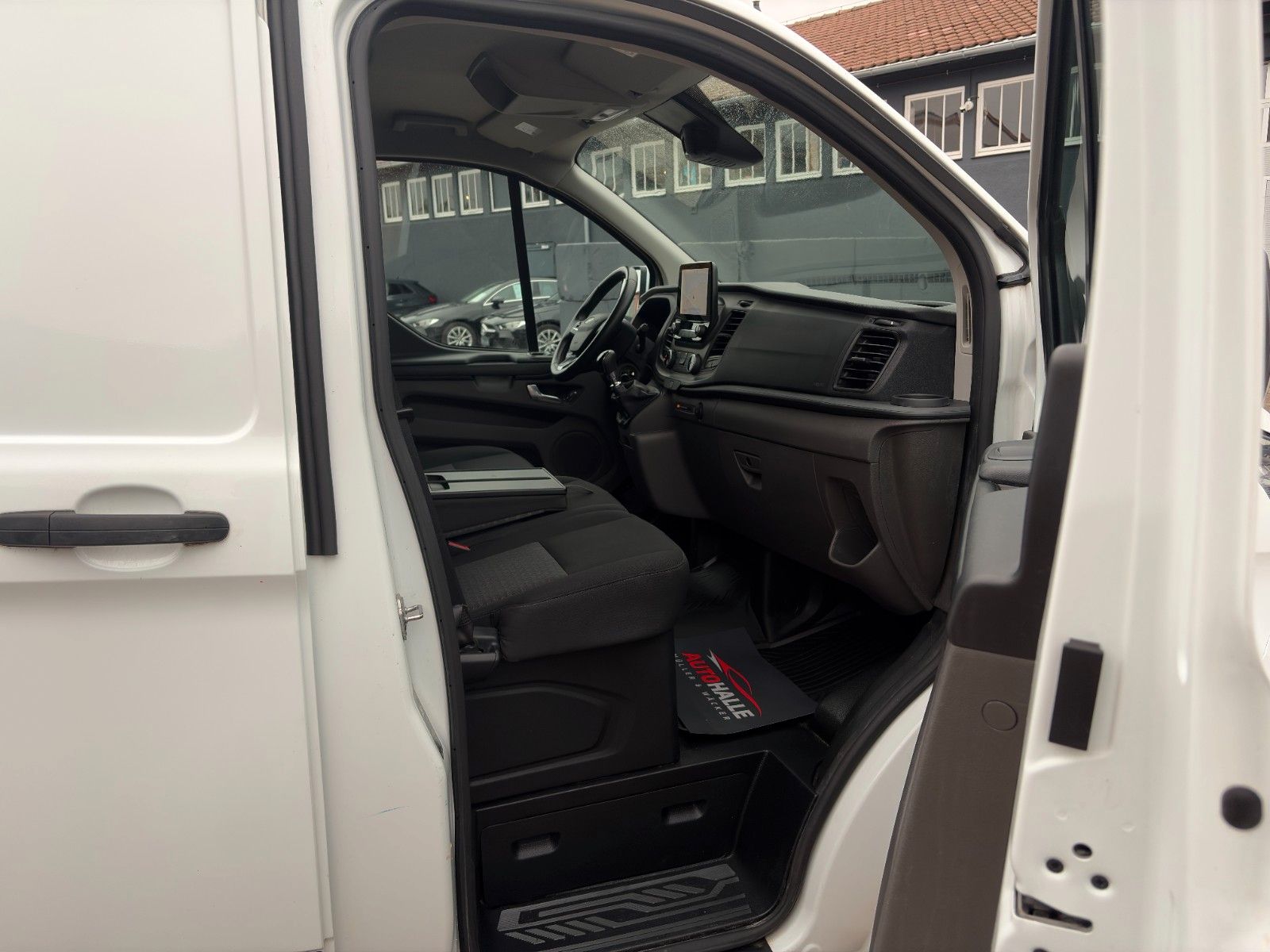 Fahrzeugabbildung Ford Transit Custom 300 L2 H1 Trend Navi Kamera Temp.