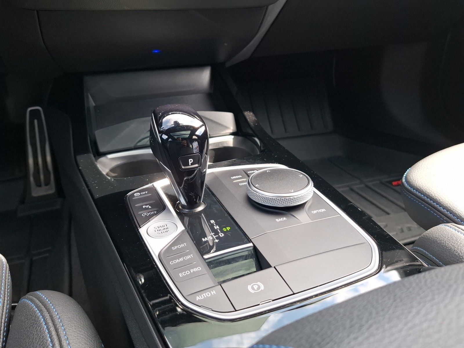 BMW 118 i M Sport AUTOMATIK / PANORAMA / NAVI / SITZ - Image 14