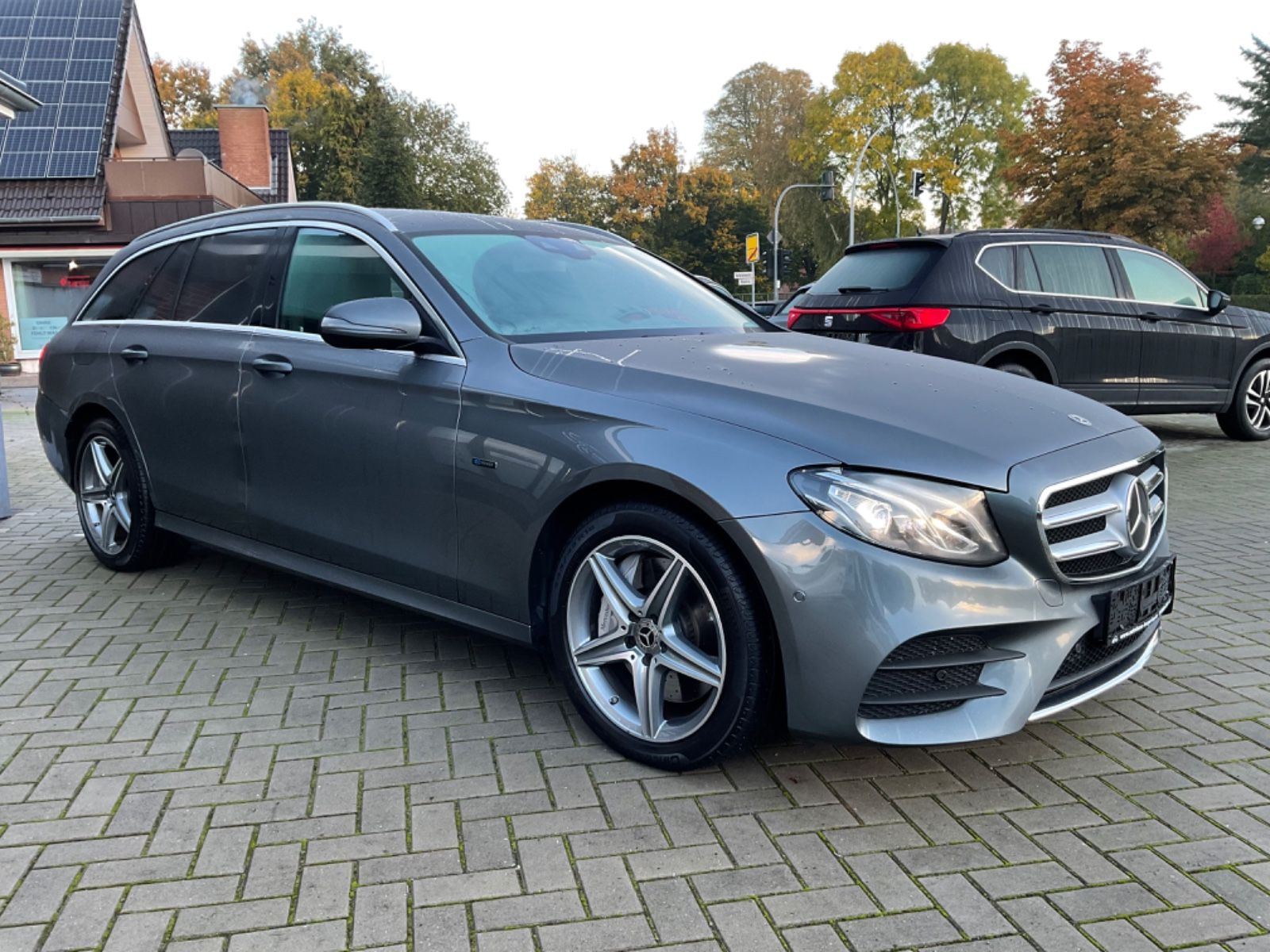 Fahrzeugabbildung Mercedes-Benz E 300 de T Autom,AMG,LED,Distronic,Kamera