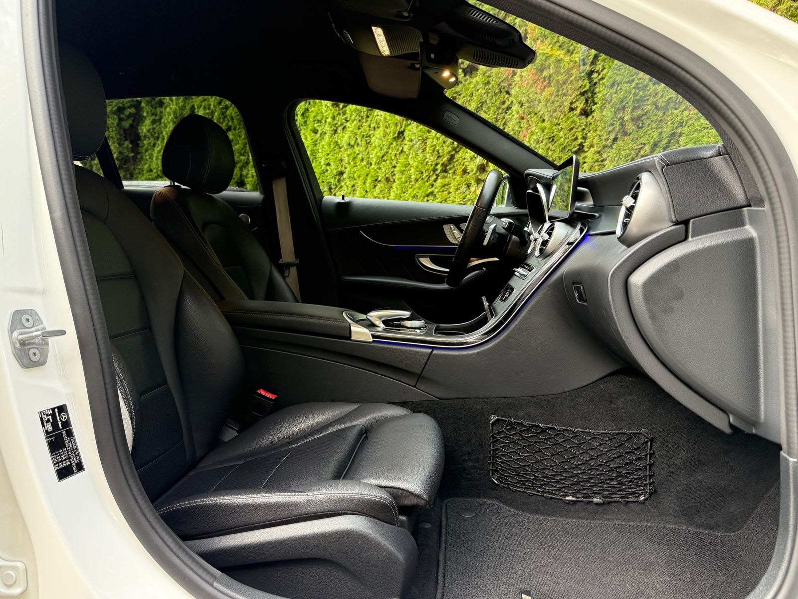 Fahrzeugabbildung Mercedes-Benz C 300 d 4M AMG-Line MULTIB+NIGHT+NAV+KAM+VIRTUAL