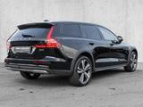 Volvo V60 Cross Country B4 AWD Plus LED - Volvo V60 Cross Country Benziner Gebrauchtwagen