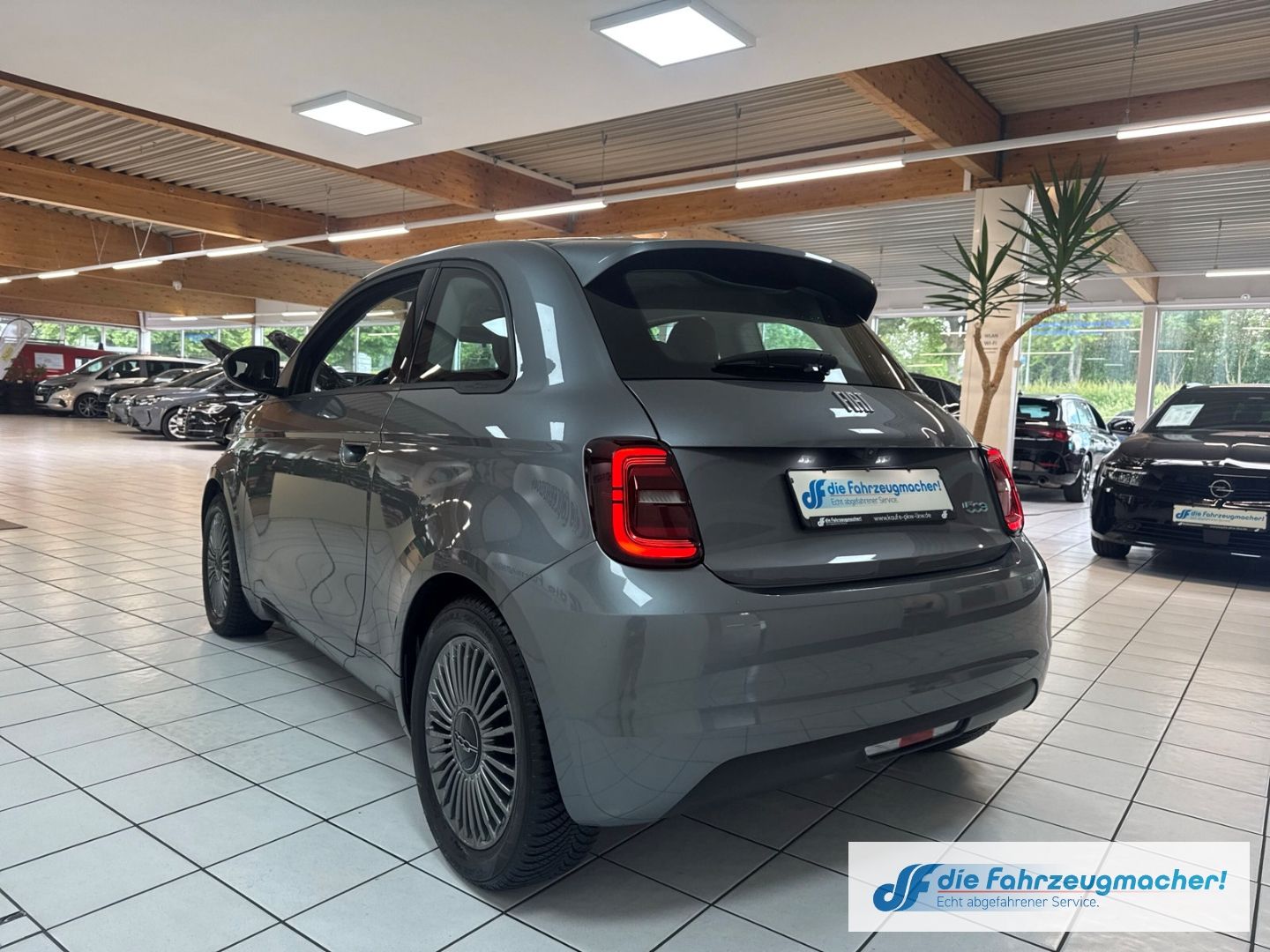 Fahrzeugabbildung Fiat 500 e Icon Navi Digitales Cockpit Memory Sitze A
