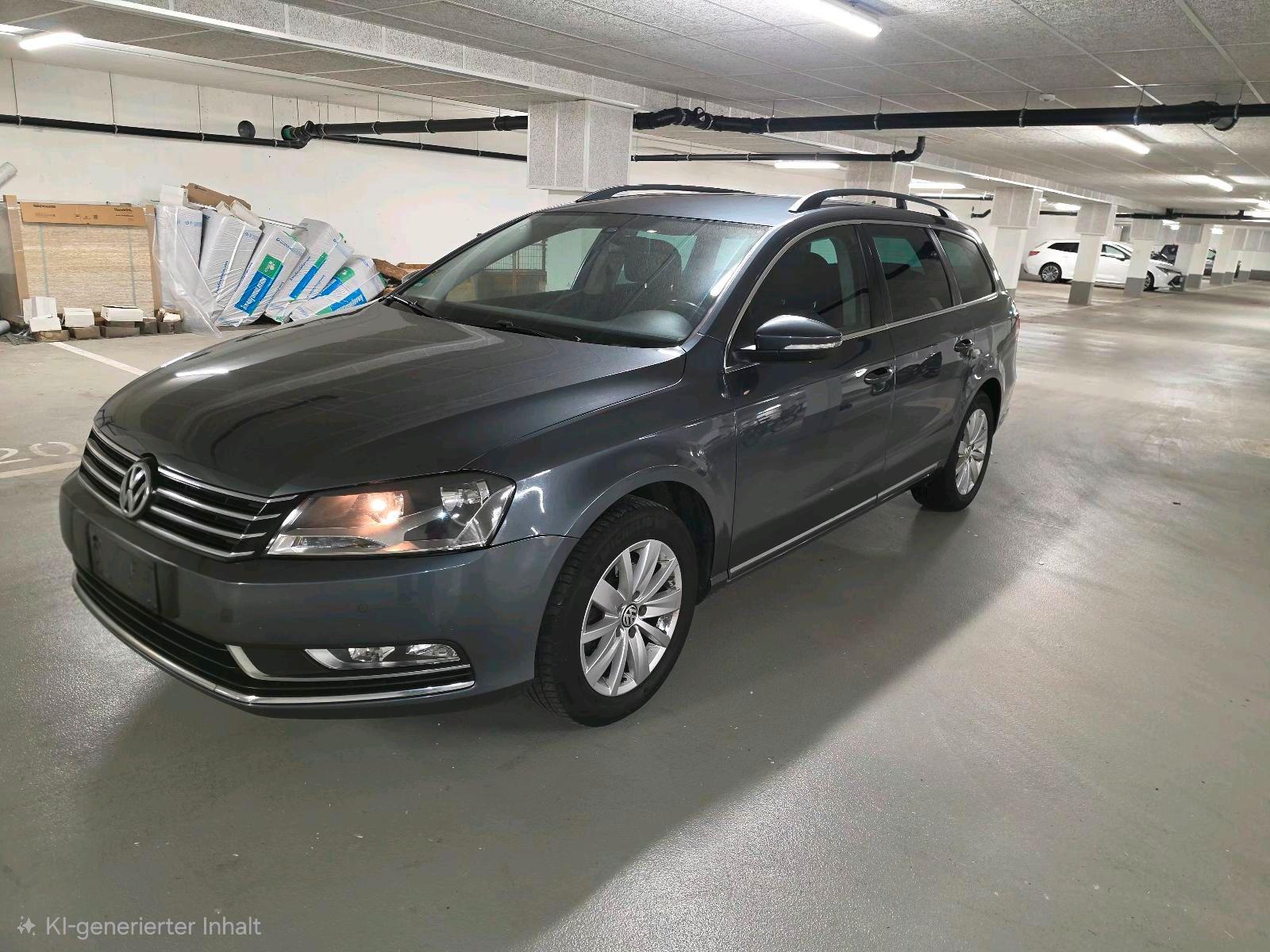 Volkswagen Passat 2011 — rear view
