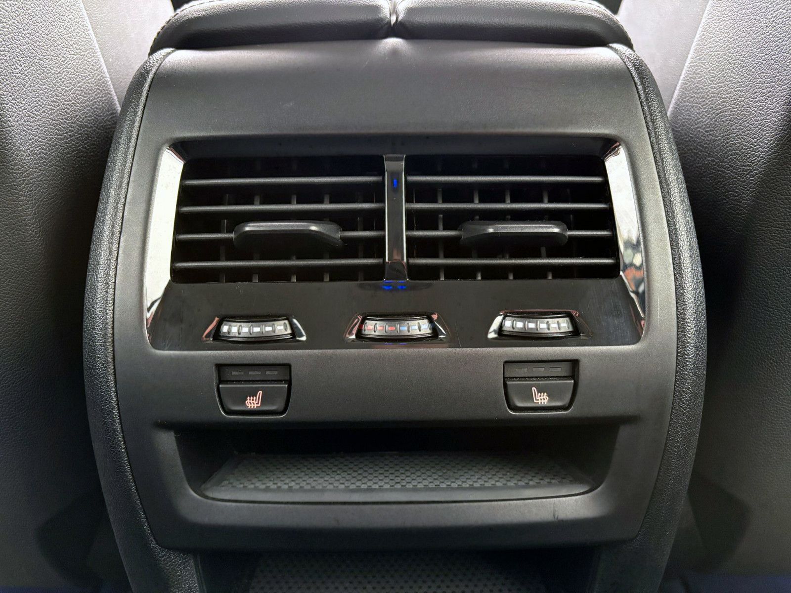 Fahrzeugabbildung BMW X5 xDrive 40i Steptr. ACC 360° LED CarPlay SHZ