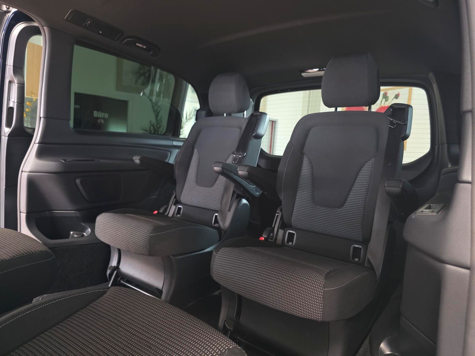 Fahrzeugabbildung Mercedes-Benz V 220d Edition lang /LED/Navi/Cam/Totwink./Ahk