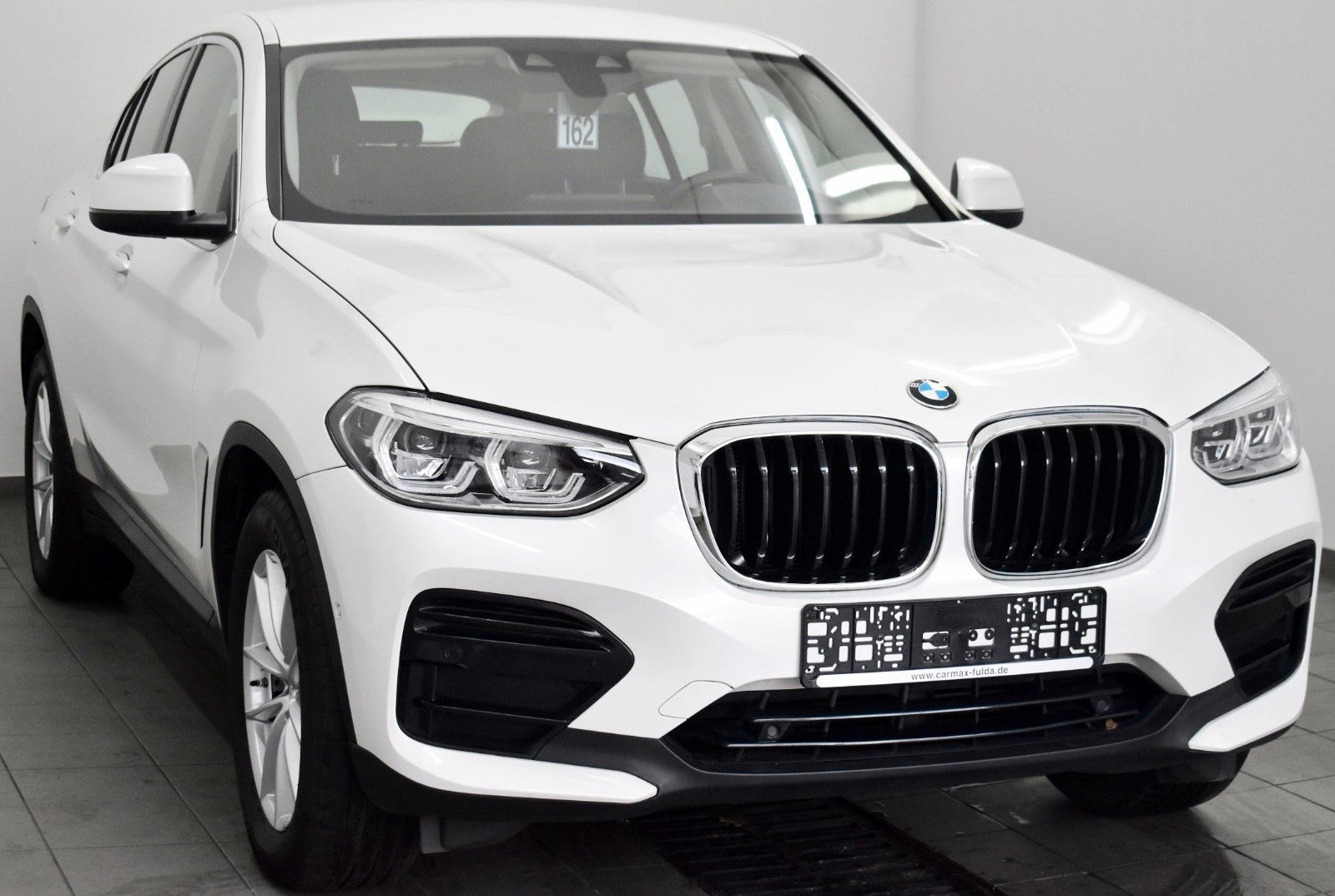 Fahrzeugabbildung BMW X4 20dA xDrive Advantage  Leder,Navi,LED,Kamera