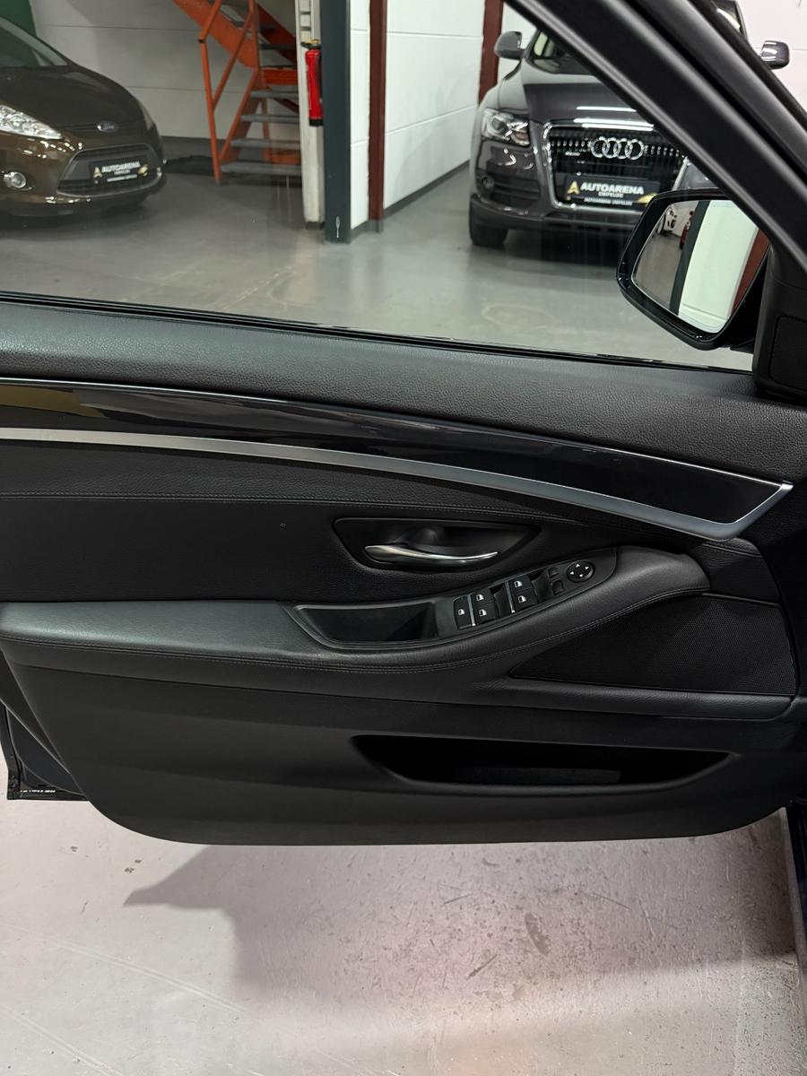 BMW 525 d Touring 218 ch • BVA • Pano • Cuir • Bi-Xénon • Attelage