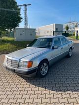 Mercedes-Benz W124 300 E 6-Zylinder Diesel - Mercedes-Benz 300: W124 300e
