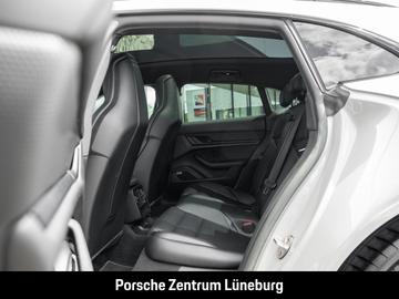 صورة 6 لـ 2022 Porsche TAYCAN