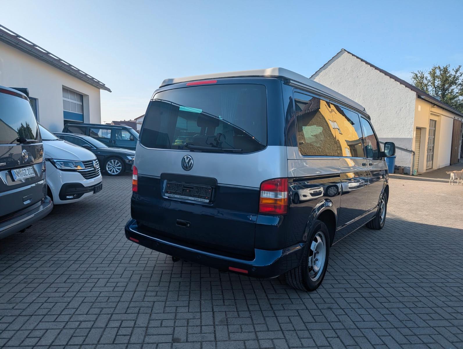 VOLKSWAGEN T5 CALIFORNIA STARTLINE 2.5 TDI 131ch BVM Sièges chauffants Toit relevable
