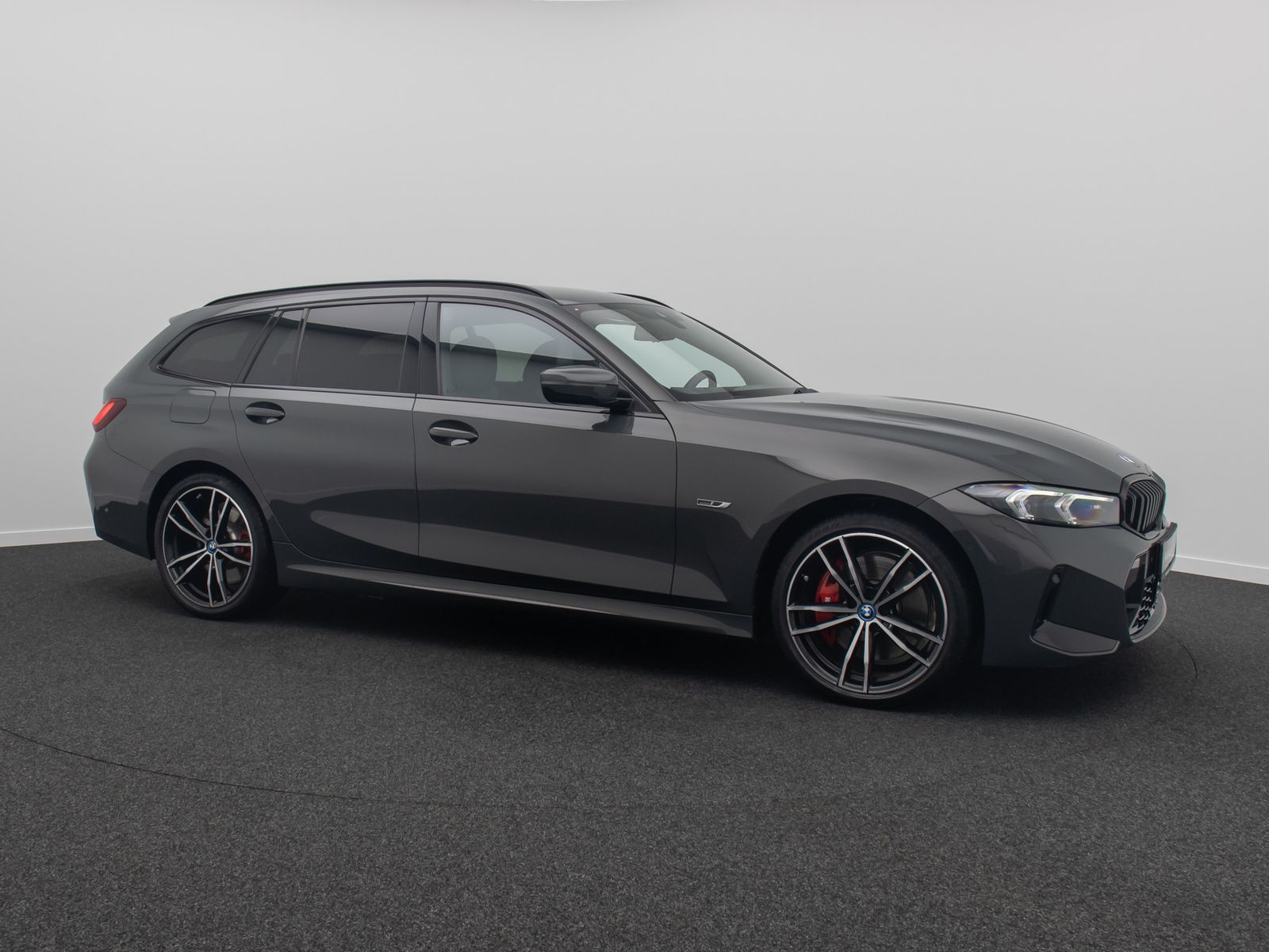 Fahrzeugabbildung BMW 330e xD M Sport HUD DAB Kamera HiFi Komf 19Zoll