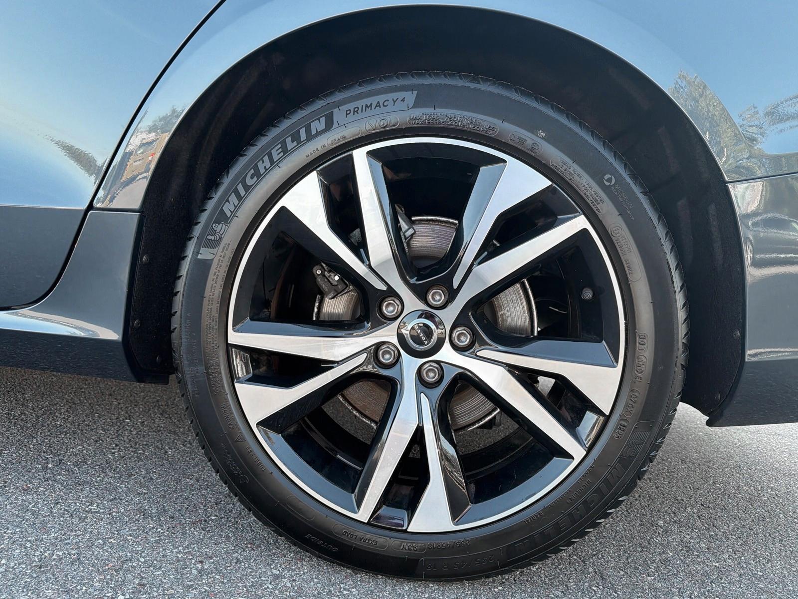 Volvo V60 B4 Mild-Hybrid Core AHK ACC BLIS LED