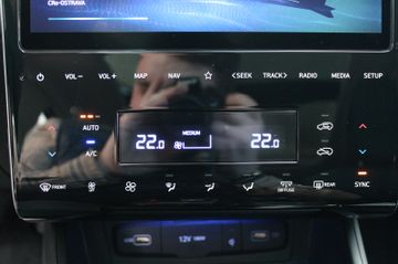 Fahrzeugabbildung Hyundai Tucson 1.6 T-GDI 48V Trend DCT 4WD Panoramadach