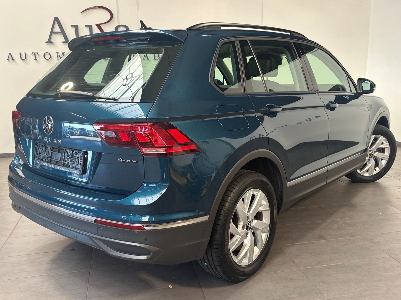 Fahrzeugabbildung Volkswagen Tiguan 2.0 TDI DSG 4Motion Life NAV+IQ-LIGHT