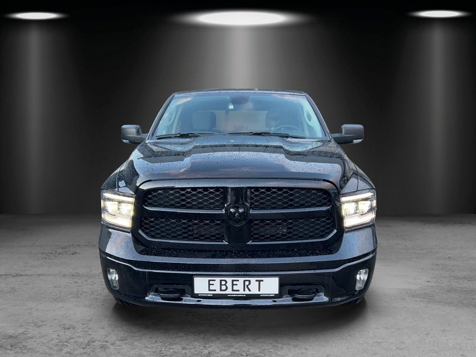 Fahrzeugabbildung Dodge RAM 1500 Crew Cab Classic Black LPG/LED/AHK 3500