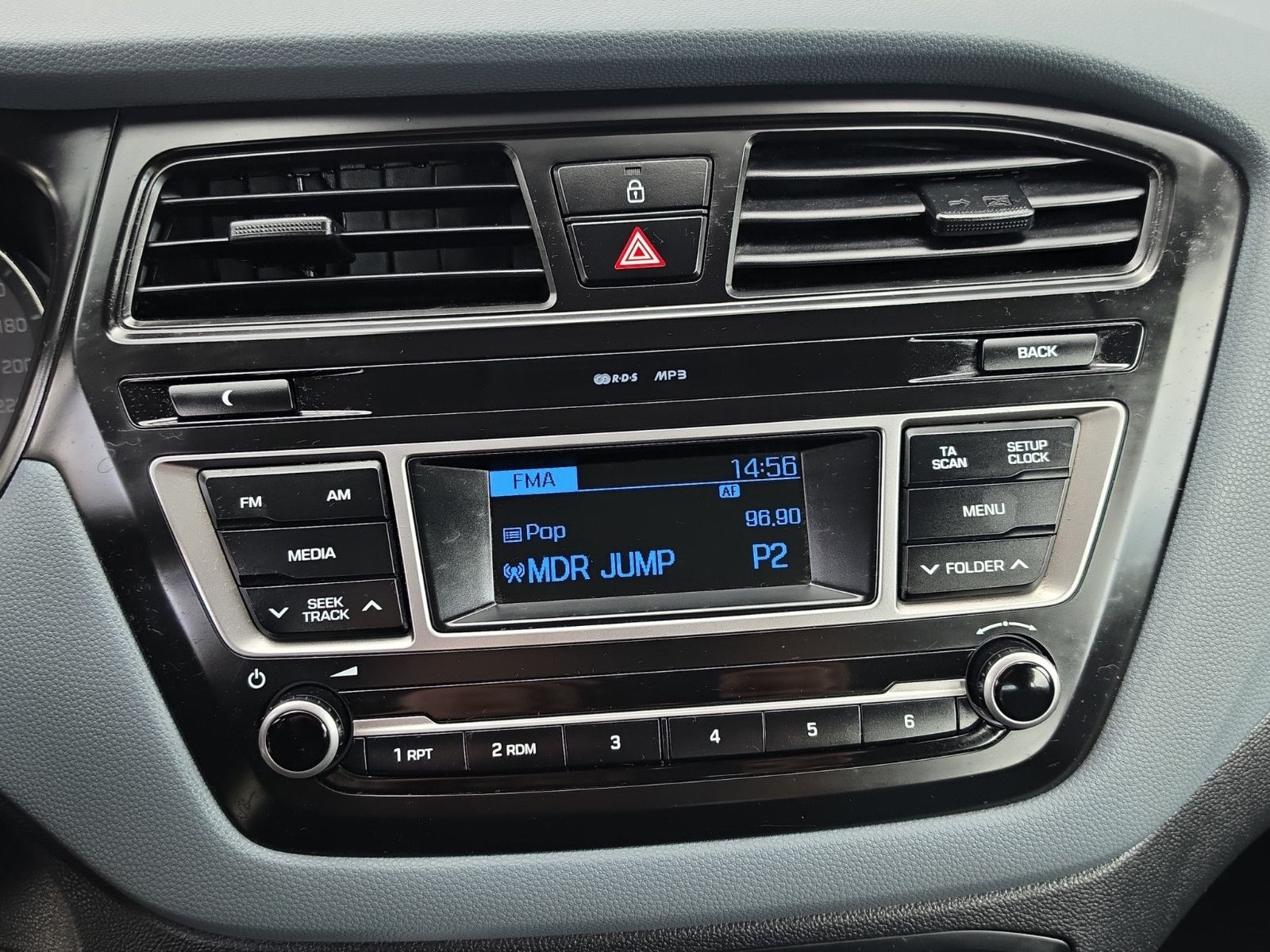 Fahrzeugabbildung Hyundai i20 Go AUS 1.HAND WENIG KM KLIMA