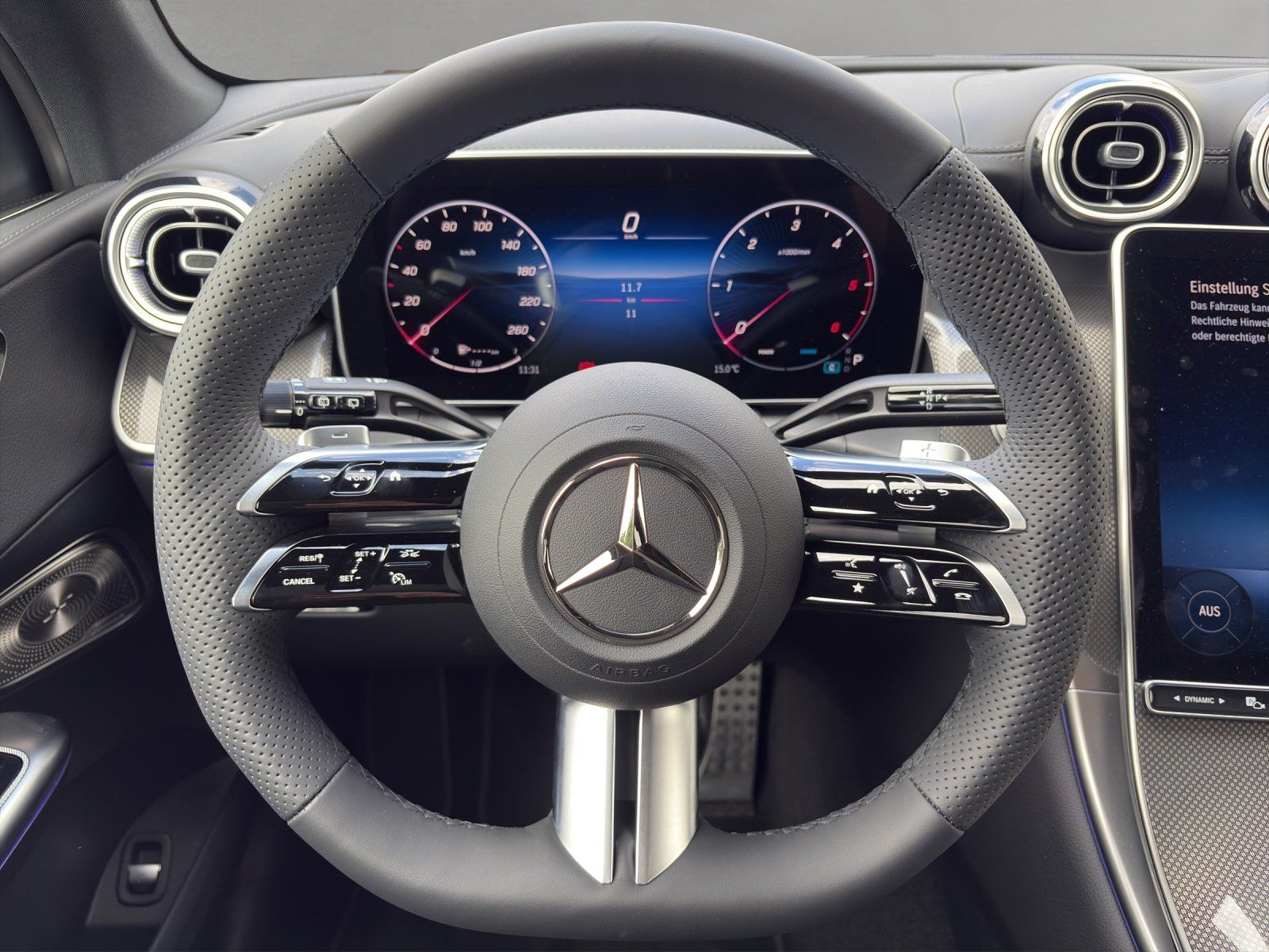Fahrzeugabbildung Mercedes-Benz GLC 220 d 4M AMG-Line Pano AHK Burm Distr 360°