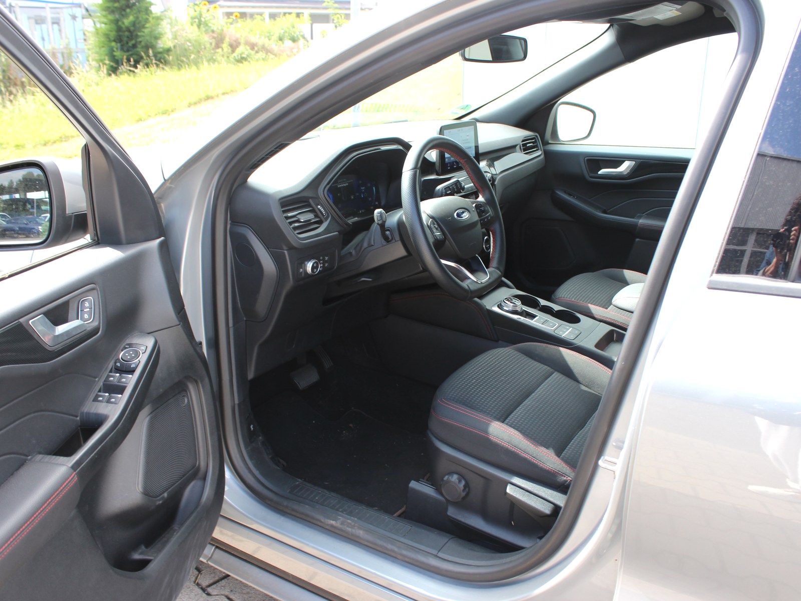 Fahrzeugabbildung Ford Kuga Plug-In Hybrid ST-Line 2,5 Duratec