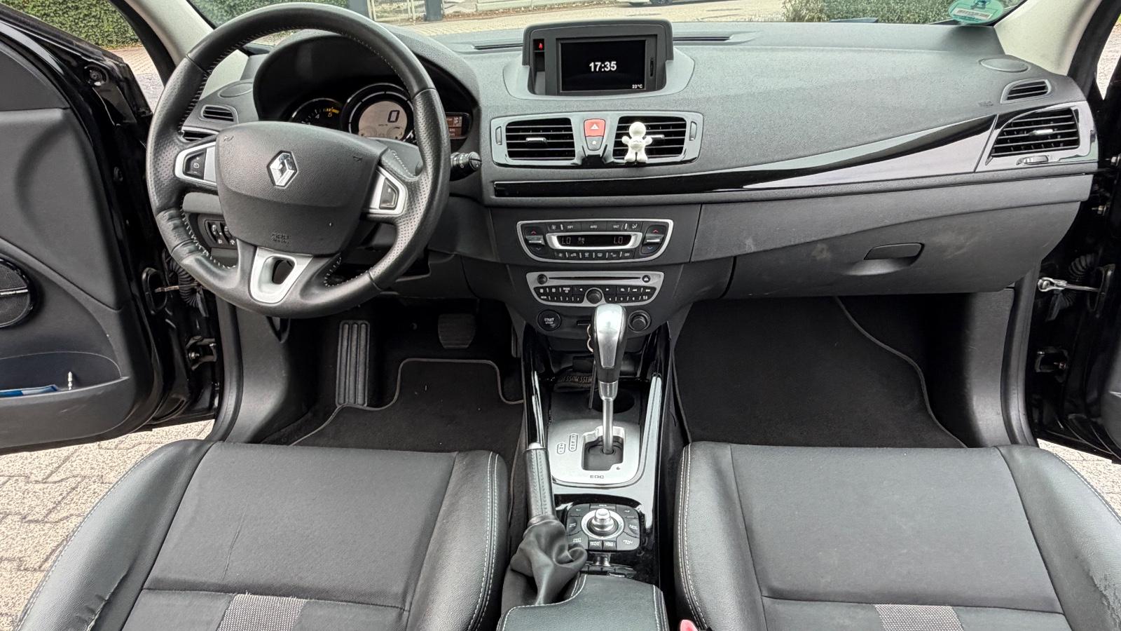 Renault Megane 2011 — photo 11