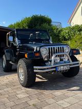 Jeep Wrangler Sahara 4.0 Automatik  - Jeep Wrangler mit Benzin-Antrieb: 4.0