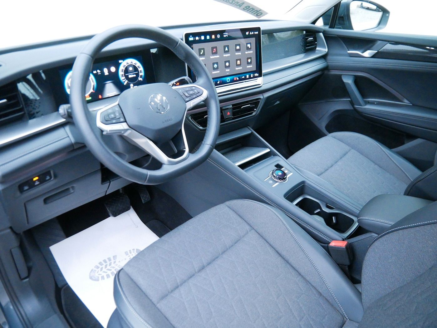 Fahrzeugabbildung Volkswagen Tayron 1.5 Life NEU55T 7-Sitzer Matrix AHK Kamer