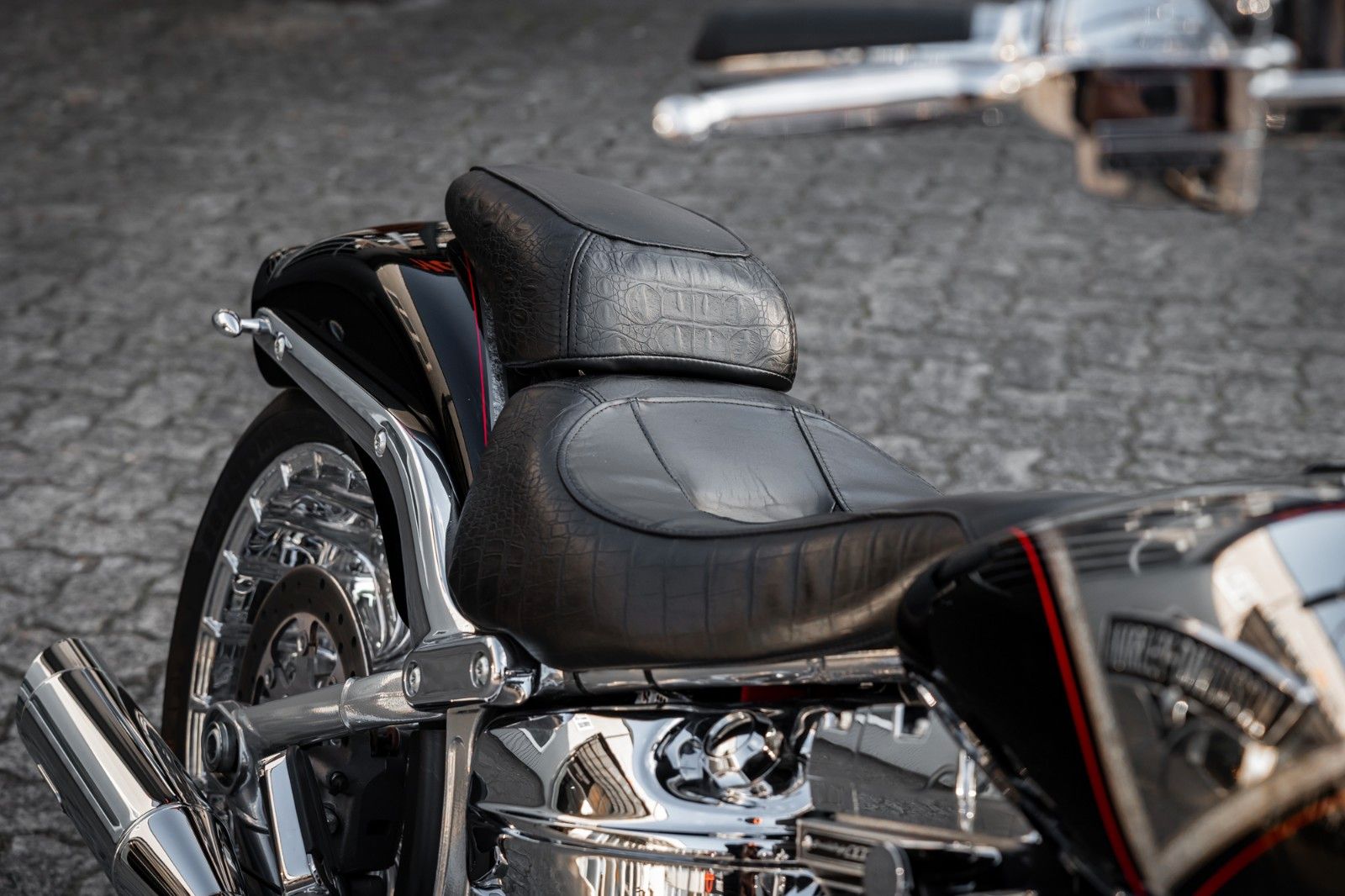 Fahrzeugabbildung Harley-Davidson CVO BREAKOUT FXSBSE -Jekill&Hyde