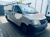 Toyota Hiace 2.5 D4D LANG - Toyota Hiace: Van