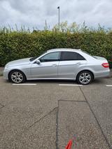 Mercedes-Benz E 350 CDI 4MATIC BlueEFFICIENCY - - Mercedes-Benz E 350 aus 2009: 4matic