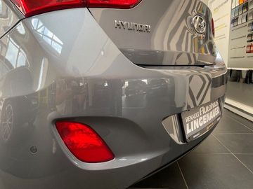 Hyundai i30 1.6 GDi blue