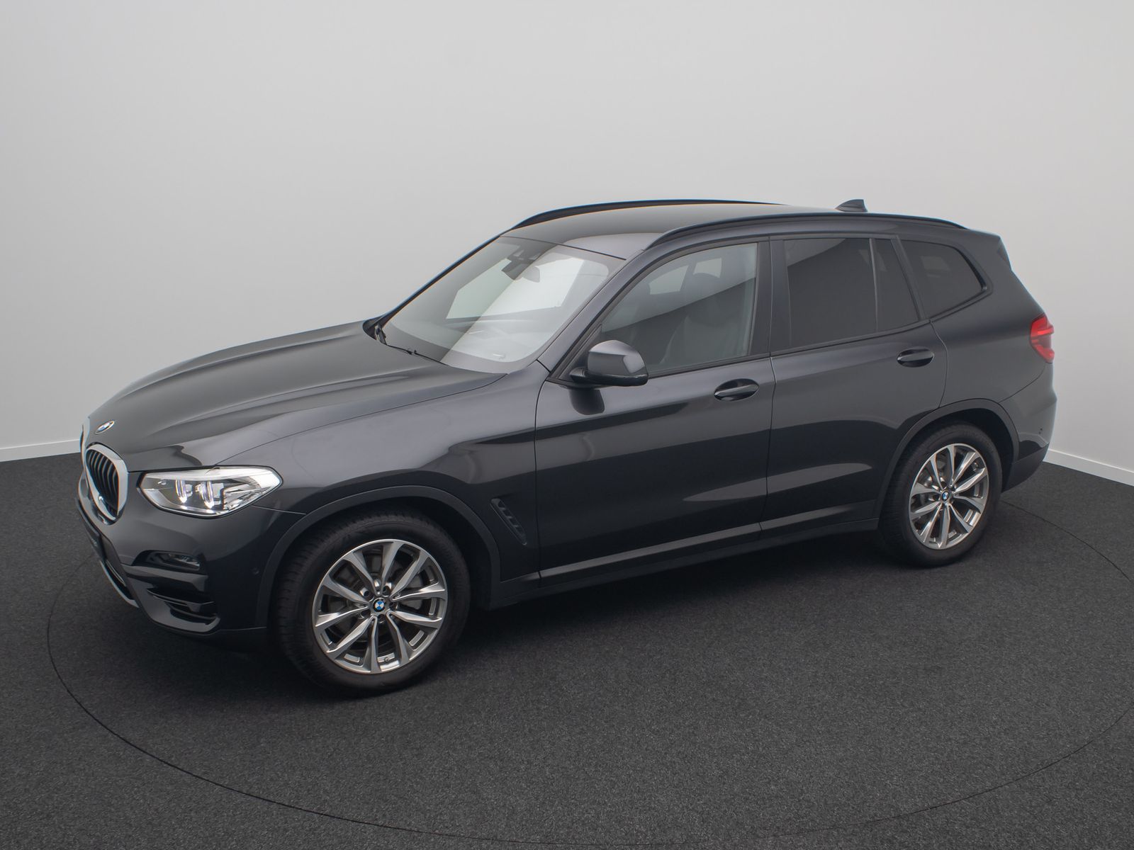 Fahrzeugabbildung BMW X3 xD20d Kamera HUD HiFi AHK Komfort Sport 19"