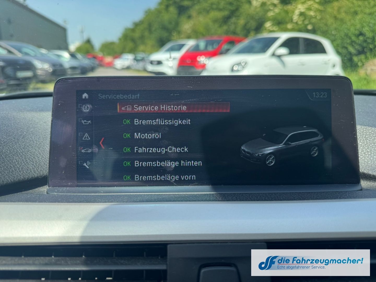 Fahrzeugabbildung BMW 320 i xDrive Advantage Touring *EXPORT