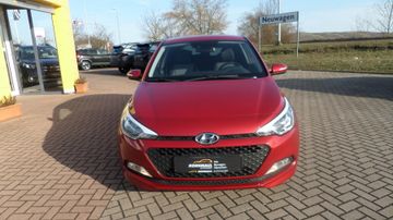 Hyundai i20 Trend 1.2 84 PS mit Klima Sitzheizung vorn E