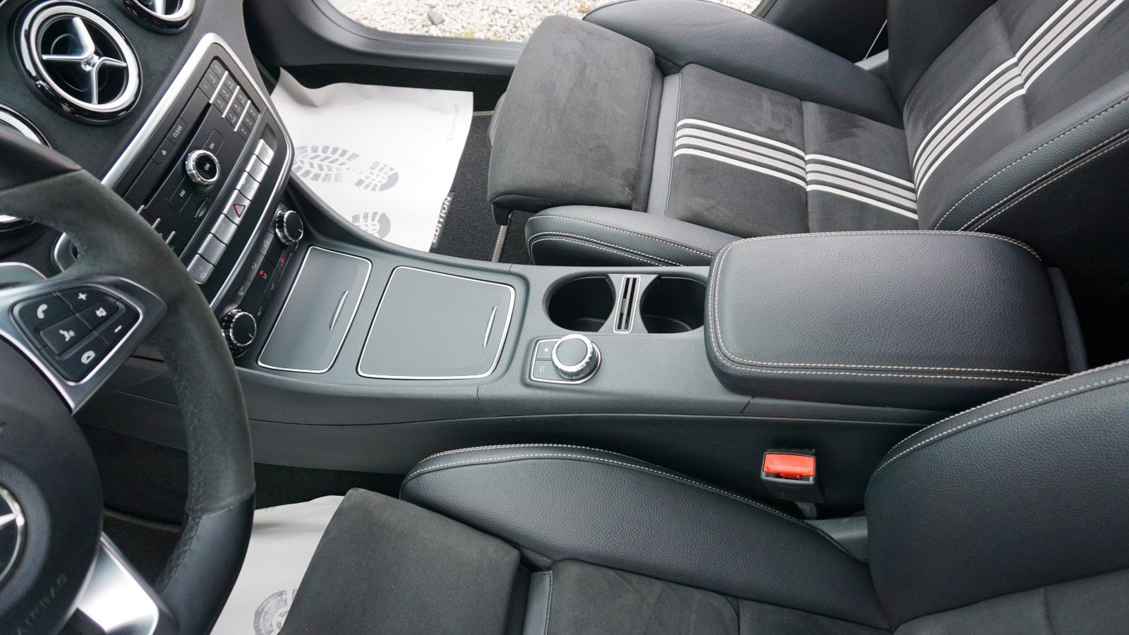 Fahrzeugabbildung Mercedes-Benz A 180d AMG Line T.Leder,LED, Navi,SH,PDC