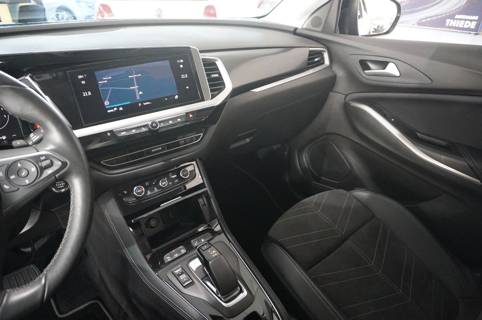 Fahrzeugabbildung Opel Grandland (X) ULTIMATE 4HYBRID NAVI/LED/SPORT/SH
