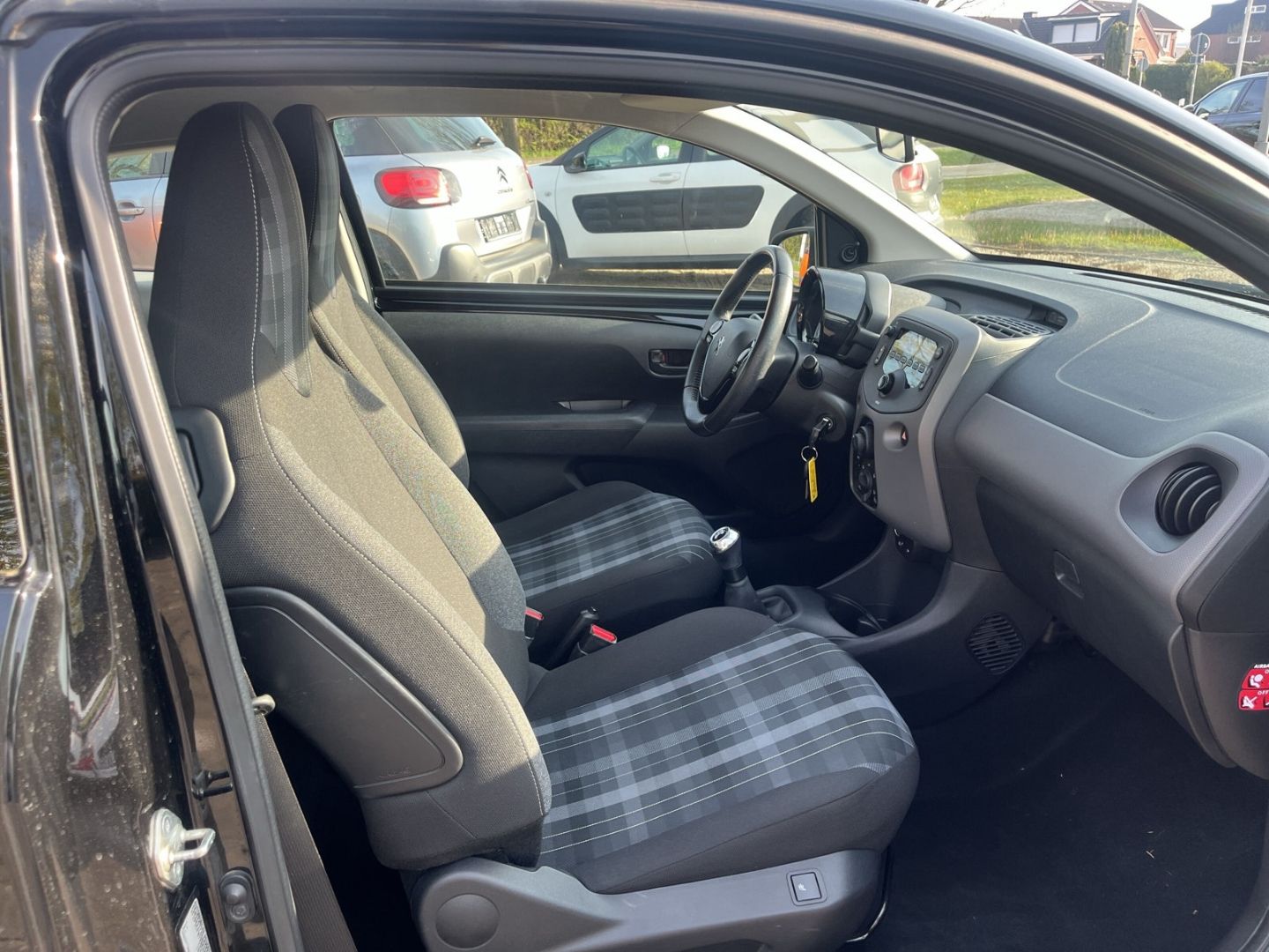 Fahrzeugabbildung Peugeot 108 1.0 TOP! Active VTi 72 SHZ Notbremsass.