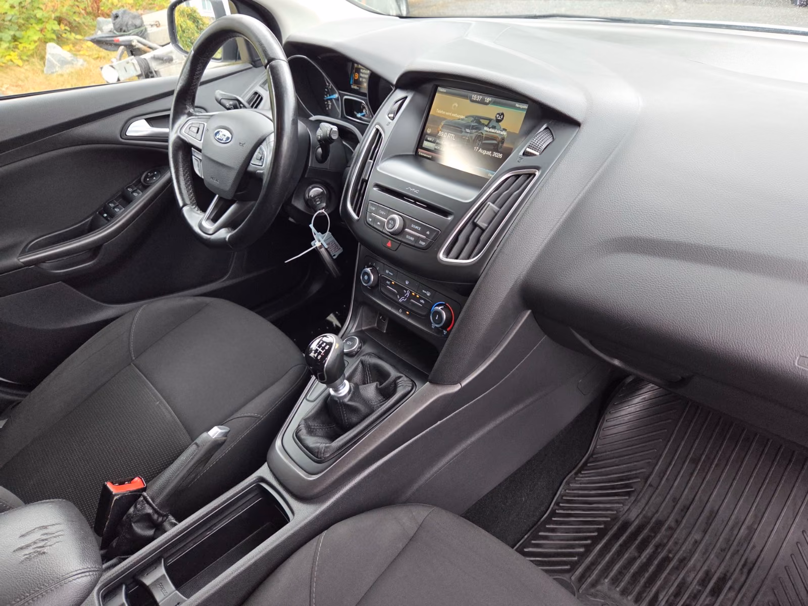 Ford Focus 2015 — photo 15
