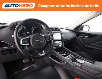 Jaguar F-Pace - 7