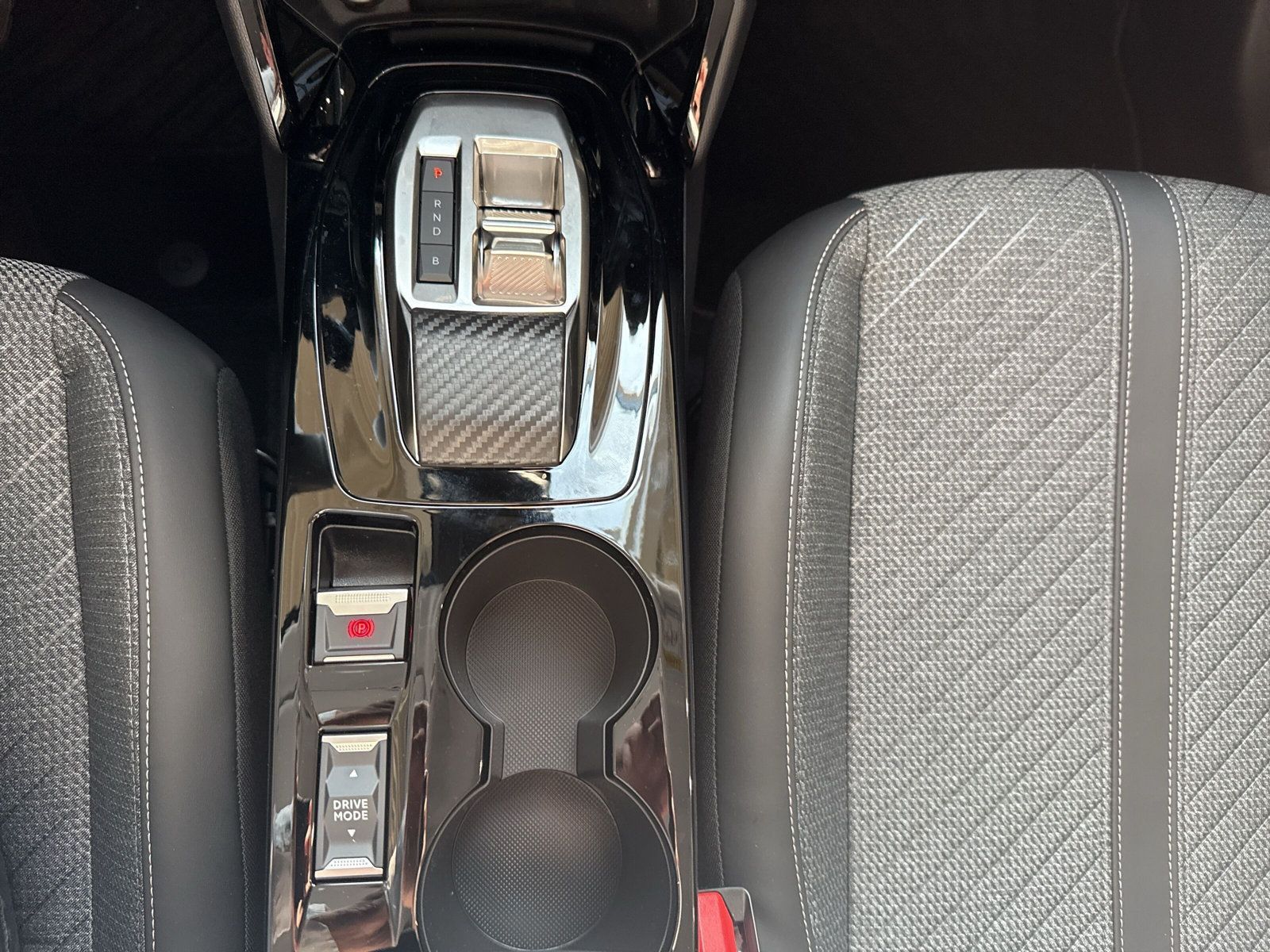 Peugeot 208 - Bild 12