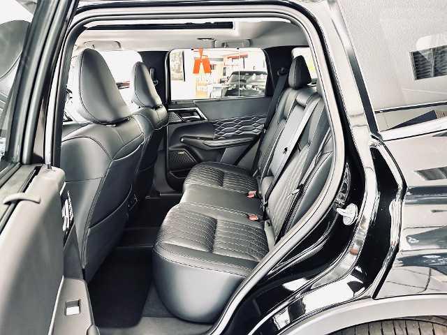 Mitsubishi Outlander 2.4L PHEV TOP 2-Farb