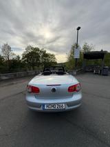 Volkswagen Eos 2.0 FSI Standard - Volkswagen Eos Standard mit Benzin-Antrieb