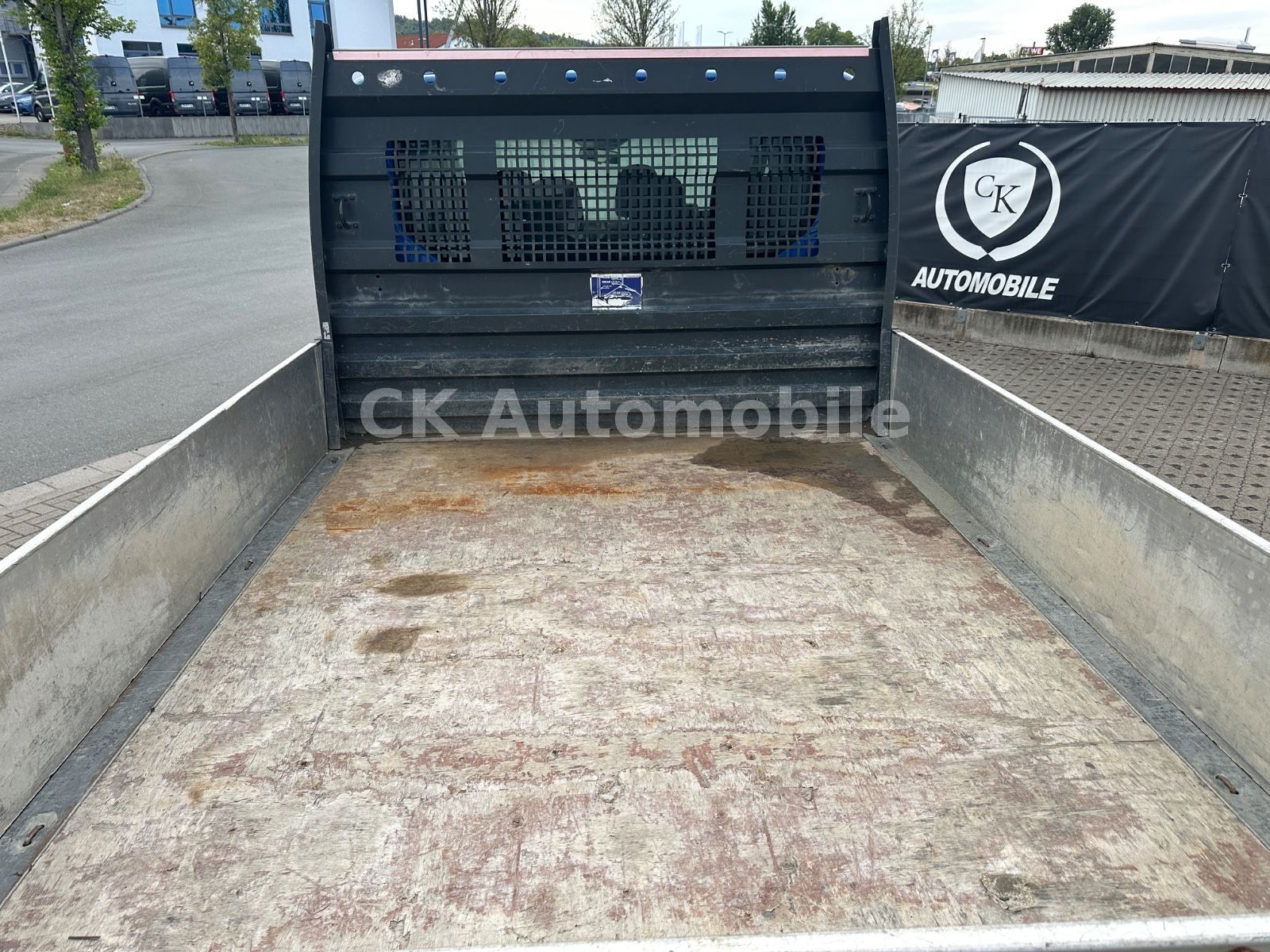 Fahrzeugabbildung Ford Transit Pritsche 350 L3 DoKa Trend/7 Sitze/AHK