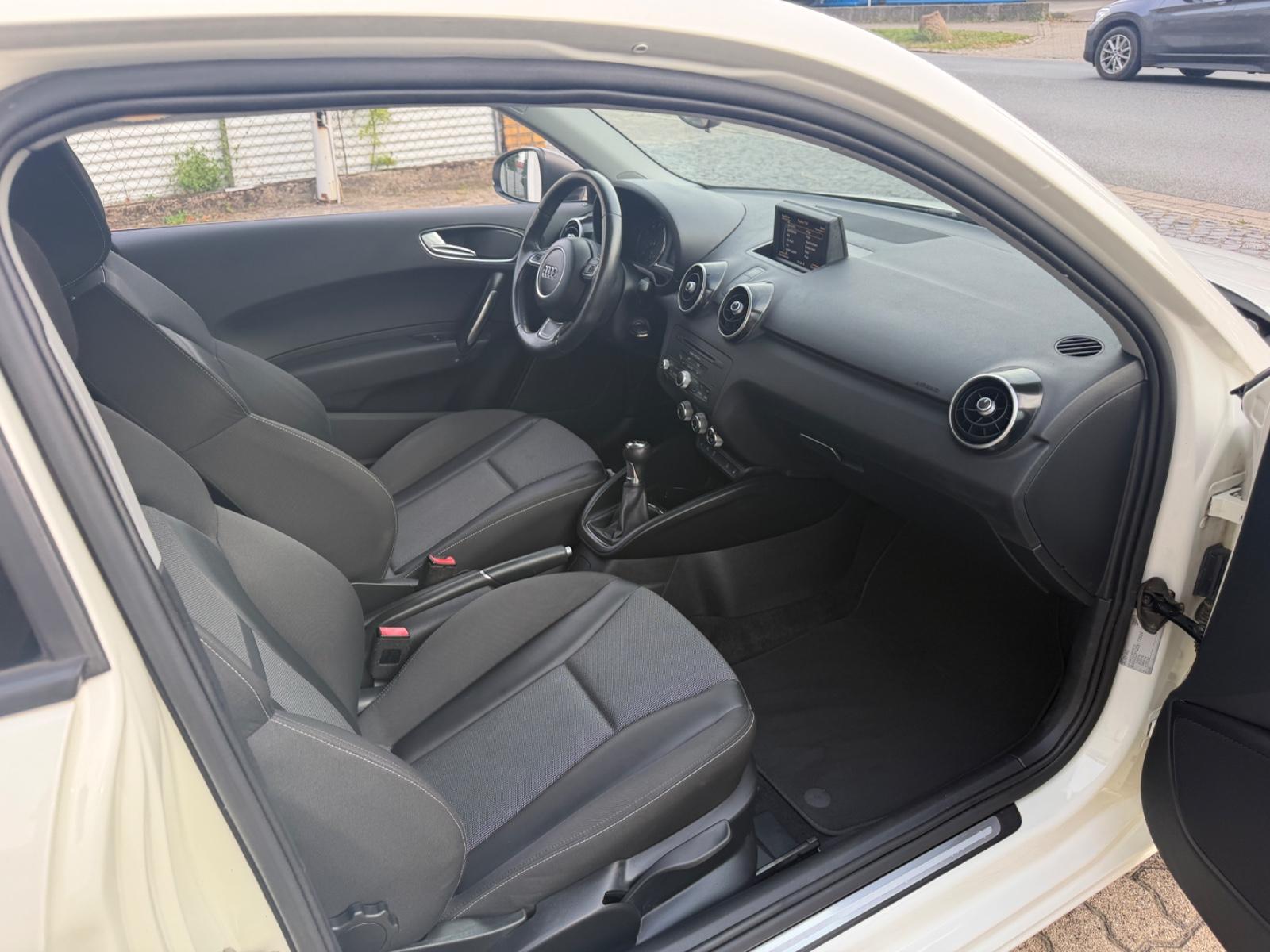 Audi A1 ambition KLIMA/LEDER/NAVI/PDC