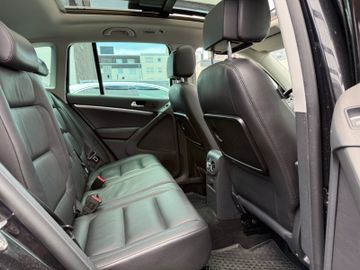 Volkswagen Tiguan - 11