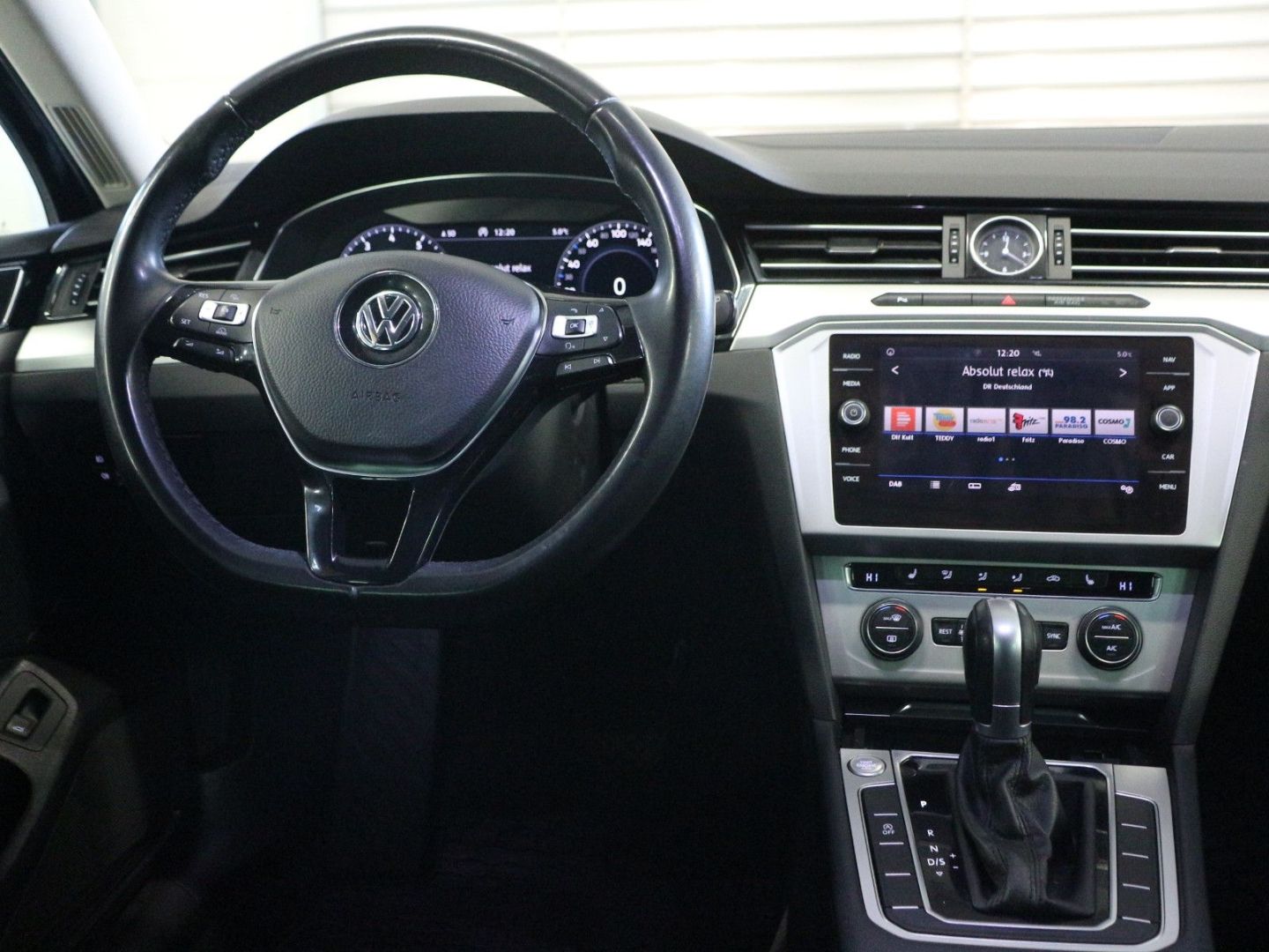 Fahrzeugabbildung Volkswagen Passat Comfortline DSG ACC DAB AID Kamera SHZ