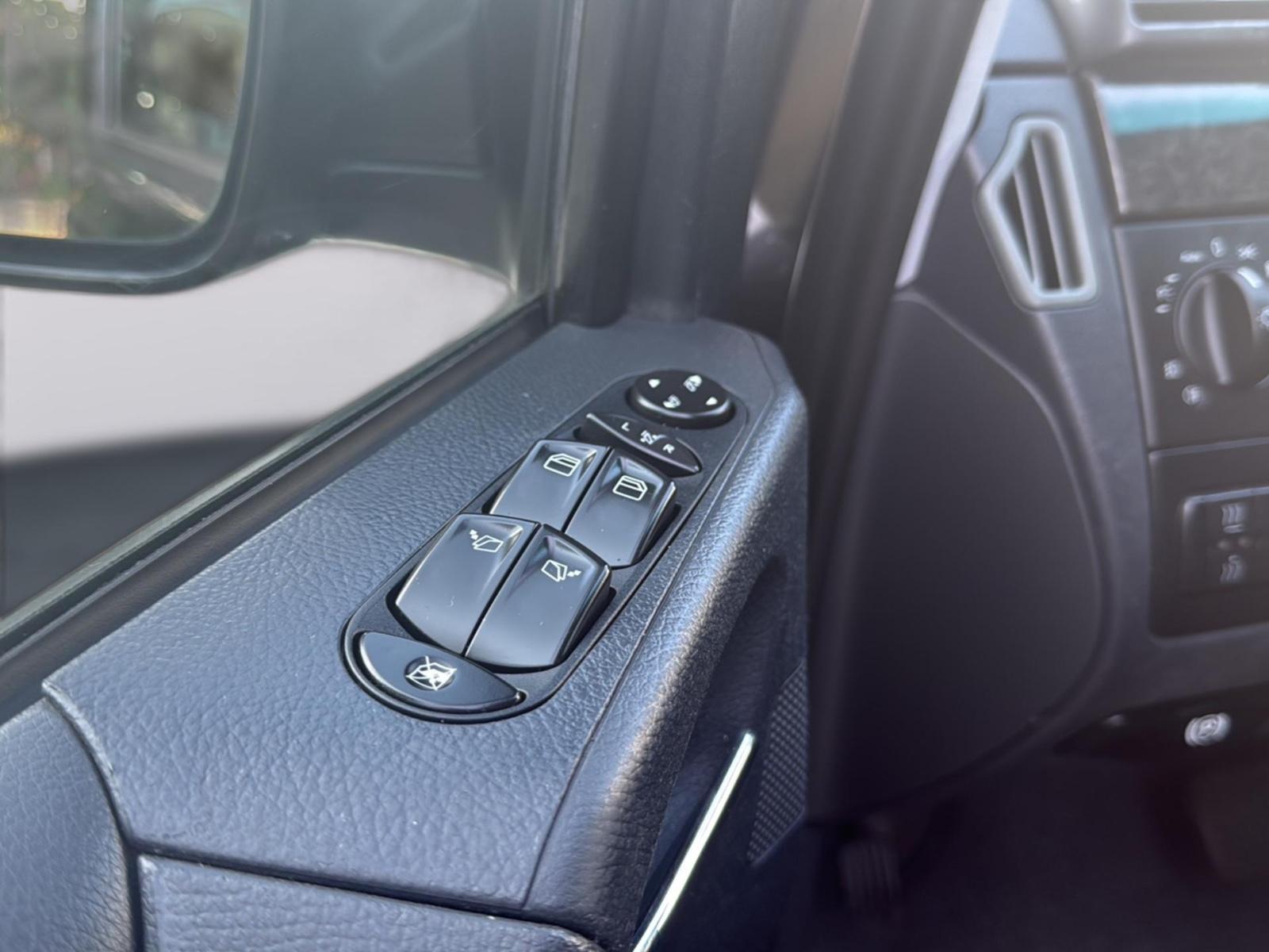 Mercedes-Benz Viano Ambiente Long 3.0 CDI V6 204 ch BVA / 7 places / Toit ouvrant / Cuir / Chauffage auxiliaire / Suspension pneumatique